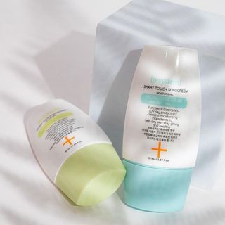 SMART TOUCH SUNCREEN MOISTERIZING 𝐊𝐄𝐌 𝐂𝐇𝐎̂́𝐍𝐆 𝐍𝐀̆́𝐍𝐆 DƯỠNG TRẮNG DA PSYSTEM DAMODE CHAI 50ML
