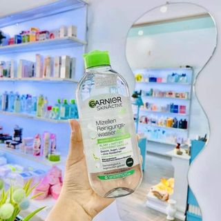 Tẩy trang garnier xanh lá
