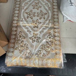 Khăn Trải Bàn Salon Nhũ Vàng