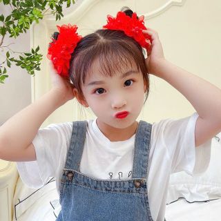 Buộc tóc 2bên cho bé