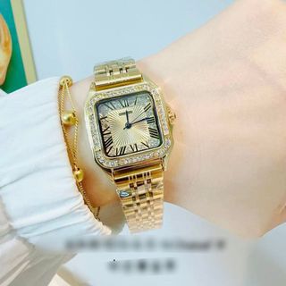 Đồng hồ chanelss lắc vuông viền đá đẹp lắp lánh