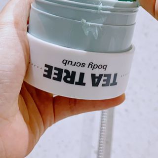 Tẩy Da Chết Cơ Thể Tràm Trà Tea Tree Body Scrub Khử Mùi , Giảm Mụn 180g