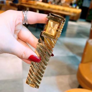 Đồng hồ diorss lắc bảng mẫu mới