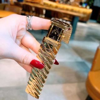 Đồng hồ diorss lắc bảng mẫu mới