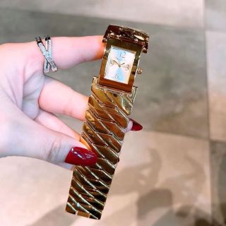 Đồng hồ diorss lắc bảng mẫu mới