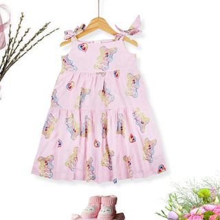 Đầm bé gái vai nơ Beebee có size từ 12-30kg, chất liệu lanh nhẹ nhàng, thoáng mát