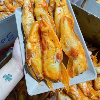 KHÔ CÁ DỨA ƯỚP TỎI ỚT NGON ĐẬM ĐÀ BẮT CƠM 500G - WINNIE HOUSE