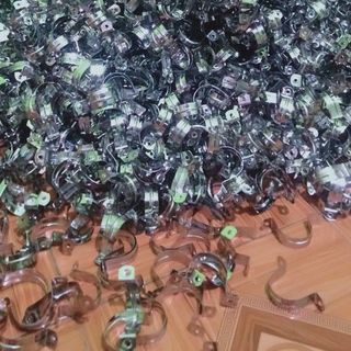 Đai ôm ống inox 21  (đai ôm ô-mê-ga). Kẹp ống nước inox, móc gài ống nước, cùm omega đủ size từ phi 21 - phi 110