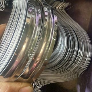 Đai ôm ống inox 21  (đai ôm ô-mê-ga). Kẹp ống nước inox, móc gài ống nước, cùm omega đủ size từ phi 21 - phi 110