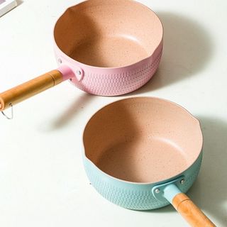 Chảo chống dính lòng sâu có tay cầm cán gỗ cách nhiệt màu pastel lúa mạch size 18cm