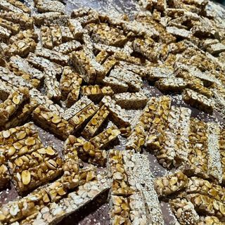 KẸO ĐẬU PHỘNG MẠCH NHA HOMEMADE (THÈO LÈO) 100% KHÔNG PHA 500G - WINNIE HOUSE