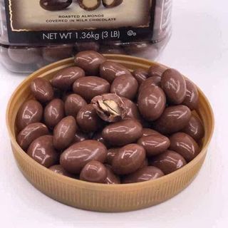 Socola hạnh nhân Kirkland milk chocolate almonds kirkland hủ 1.5kg nắp vàng/ nắp hồng
