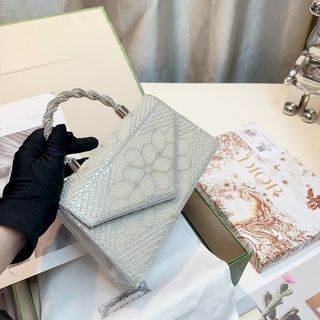 Túi xách quảng châu Túi Đi Tiệc Đính Ngọc Quai Xoắn Fullbox - 09B4400 (Chuyên sỉ túi xách sll, balo, ví, thắt lưng, túi Laptop)