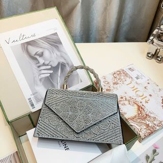 Túi xách quảng châu Túi Đi Tiệc Đính Ngọc Quai Xoắn Fullbox - 09B4400 (Chuyên sỉ túi xách sll, balo, ví, thắt lưng, túi Laptop)