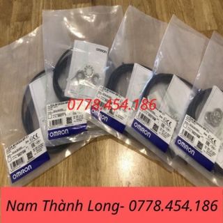 [Giá thương lượng] Cảm biến tiệm cận E2A-M12KS04-WP-C1