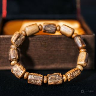 Trầm Hương Thiên Nhiên Phong Thủy Cao Cấp