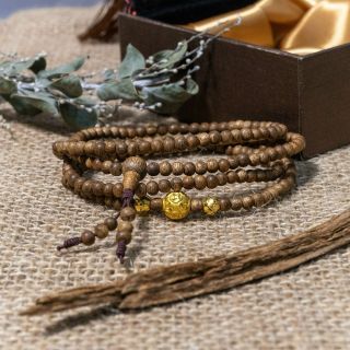 Vòng Trầm Hương Thiên Nhiên Phong Thủy 216 hạt 4li mix charm VIP