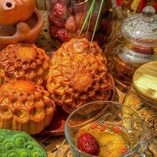 BÁNH TRUNG THU THẬP CẨM GÀ QUAY THƯỢNG HẠNG - WINNIE HOUSE