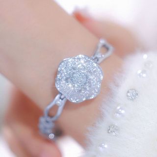 Đồng hồ nữ bông nắp bậc mới