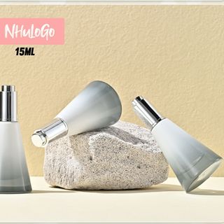 PET Vỏ Chai Lọ Thủy Tinh Xám Trắng HighLight Tam Giác Ống Bấm Cực Sang Trọng , Tinh Tế, Phá Cách Nâng Cao Thẩm Mỹ 15ml ( IN LOGO THRO YÊU CẦU ) Hàng Giá Tận Xưởng.