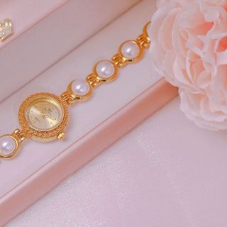 Đồng hồ lắc ngọc mẫu mới