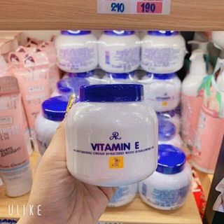 Kem Dưỡng Ẩm Vitamin E Thái Lan nắp xanh Siêu Dưỡng ẩm hủ 200g.