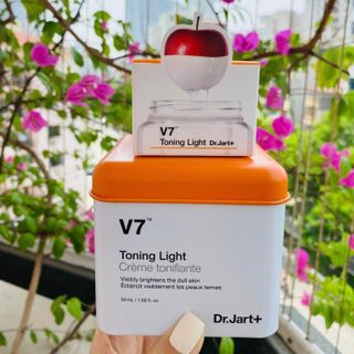 Kem Dưỡng Da V7 Toning Light 50ml Chính Hãng