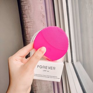 Máy rửa mặt Forever Lina Mini, Máy rung tạo bọt giúp sạch sâu cho da mặt