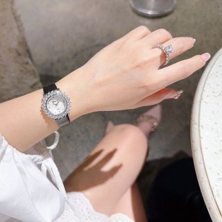 ĐỒNG HỒ NỮ TRUNG CẤP DA CHOPA HOA VIỀN ĐÁ 1