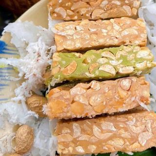 KẸO ĐẬU PHỘNG BÉO SIÊU CỐT DỪA ĂN LÀ GHIỀN 500G - WINNIE HOUSE