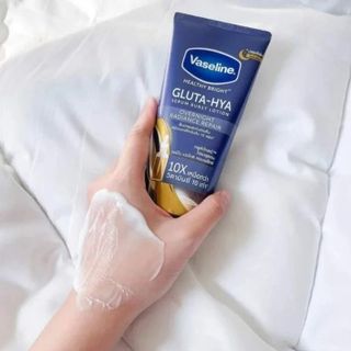 Sữa Dưỡng Thể Trắng Da Ban Đêm Vaseline Healthy Bright Gluta-Hya Serum Burst Lotion 300ml Chính Hãng