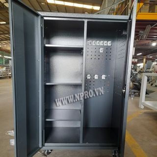 Tủ sắt 2 cánh đựng dụng cụ vệ sinh