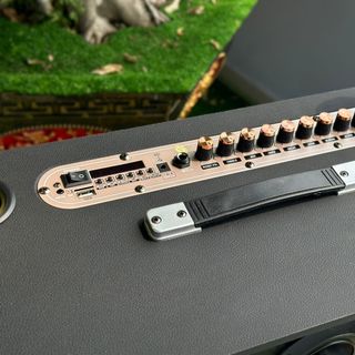 Loa Xách Tay 2 Đường Tiếng AT-316 Pro - Công Suất Lớn 200W, Bass Trầm 20cm. Bluetooth 5.0 Tốc Độ Cao, Đi Kèm 2 Micro Không Dây Đa Năng, Bảo Hành 12 Tháng.