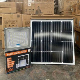 Đèn Pha Năng Lượng Mặt Trời Blue Carbon BCT-WW5.0 Công Suất 400W - Khung Nhôm Mặt Kính Cường Lực - Chip LED Cree USA - Bảo Hành 5 Năm