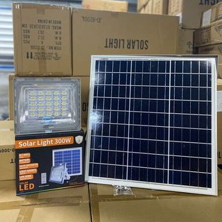 Đèn Pha Năng Lượng Mặt Trời Blue Carbon BCT-WW4.0 Công Suất 300W - Khung Nhôm Mặt Kính Cường Lực - Chip LED Cree USA - Bảo Hành 5 Năm