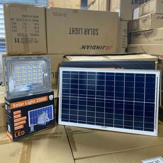 Đèn Pha Năng Lượng Mặt Trời Blue Carbon BCT-WW3.0 Công Suất 200W - Khung Nhôm Mặt Kính Cường Lực - Chip LED Cree USA - Bảo Hành 5 Năm