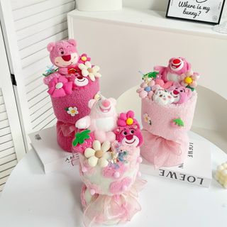 Hoa chậu gấu dâu kèm túi quà kính đựng