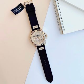 ĐỒNG HỒ NỮ CAO CẤP GUE.SS MẶT HỘT NEW 1