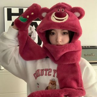 Mũ chùm đầu kèm gang tay giữ ấm hoạ tiết gấu dâu lotso hot trend