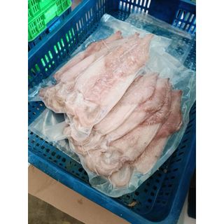 Mực ống xẻ 1 nắng size 4 con 1kg (guao tphcm)