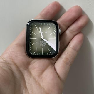 Apple Watch series 4 44mm màu trắng pin 100 bản thép likenew 99% Bảo Hành 1 đổi 1- Henryshop giá sỉ