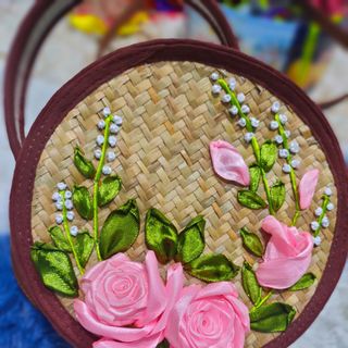 Túi cỏ bàng tròn thêu 1