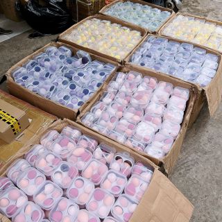 Hộp 4 bông phấn