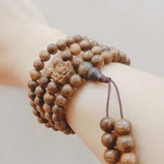 Vòng tay chuỗi hạt trầm hương