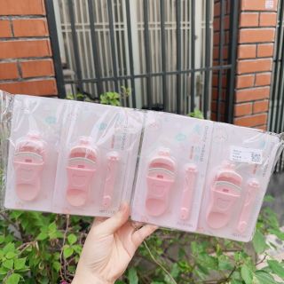 Bấm mi thỏ