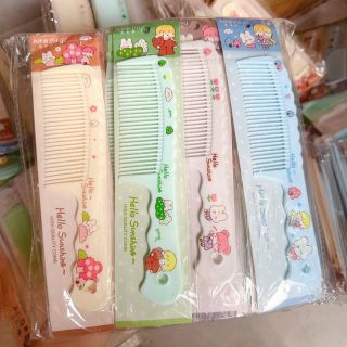 Lược nhựa lố 20 cái
