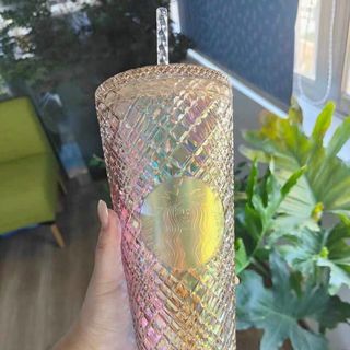 CỐC NƯỚC VÂN KIM CƯƠNG