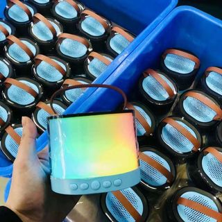 Loa bluetooth karaoke  K52 tặng kèm 2 mic.