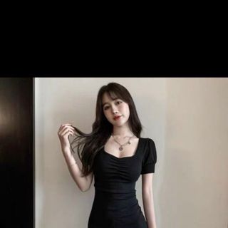 Đầm tay phồng dáng ngắn ôm body sexy quyến rũ