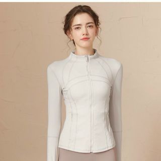 Mẫu áo khoác không nón cao cấp - Tên sp: AK LuLu 315 - Size SML - Bảng màu: 4 màu - Chất thun lạnh co dãn tốt, có túi khoá
